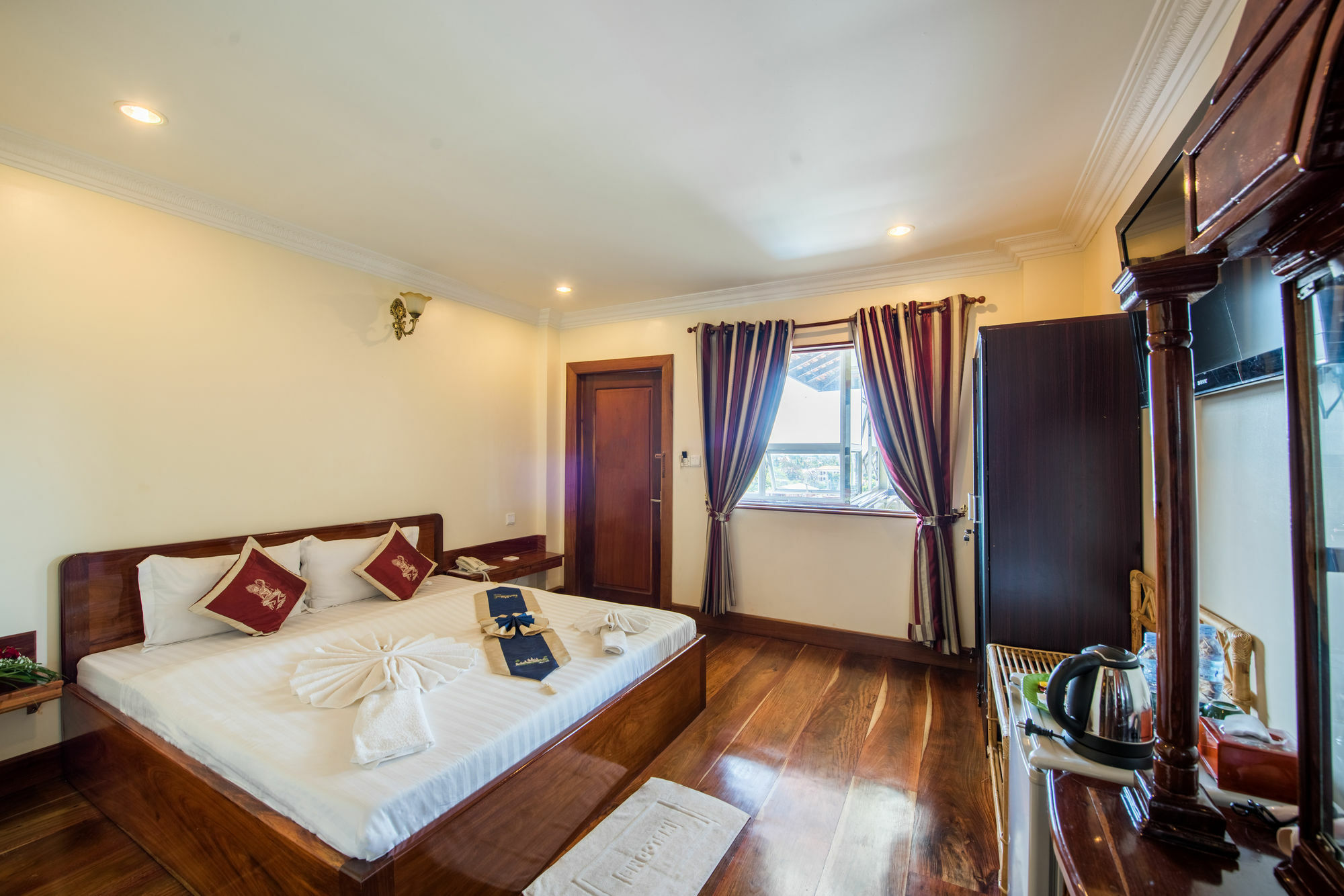Seng Hout Hotel Баттамбанг Екстер'єр фото