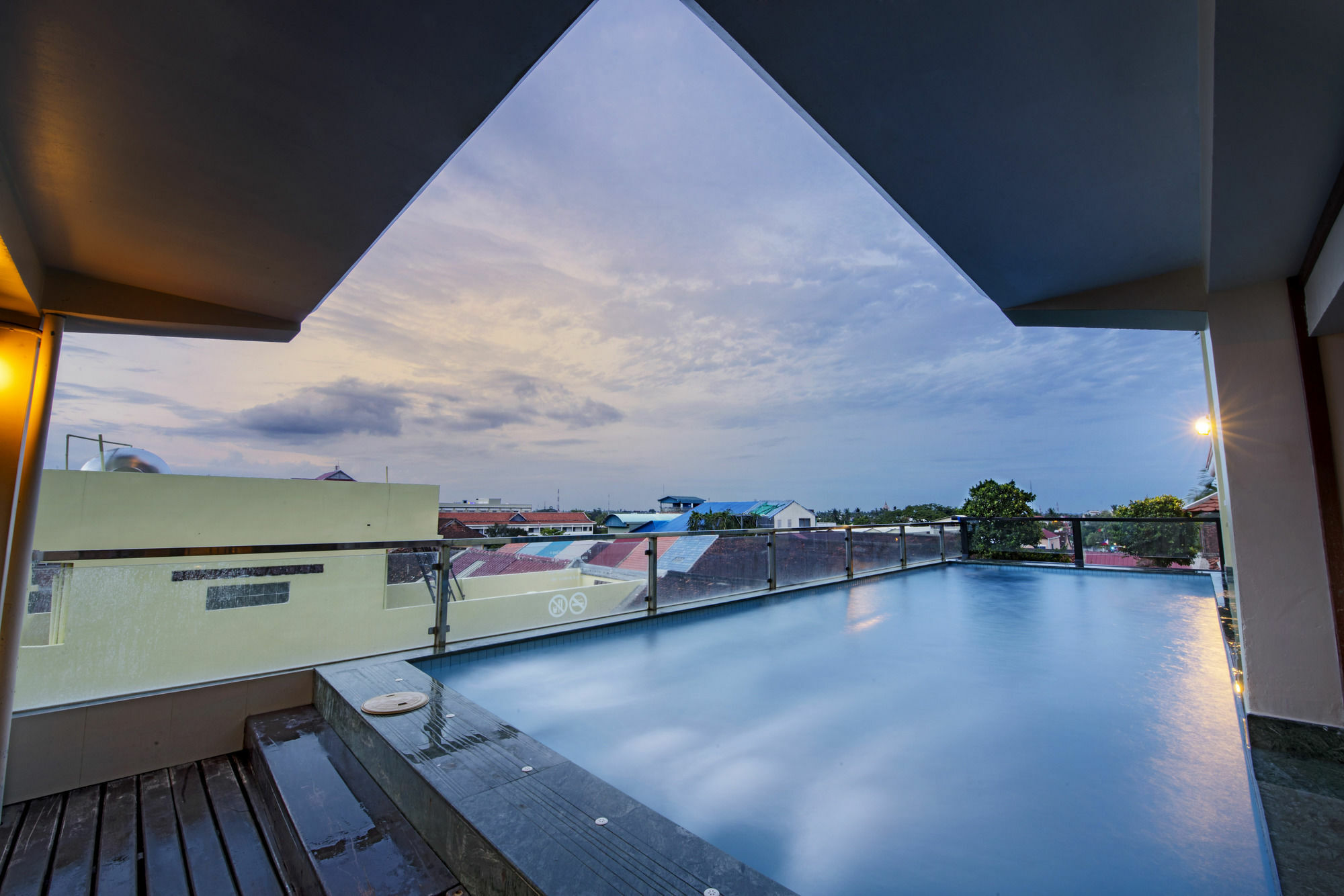 Seng Hout Hotel Баттамбанг Екстер'єр фото